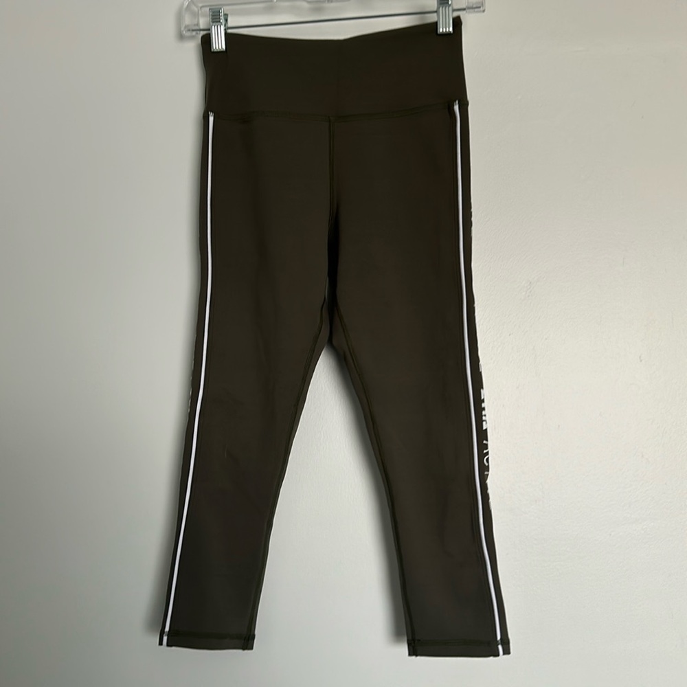 Zyia Olive Logo Stripe Light n Tight Hi-Rise Capri 20"